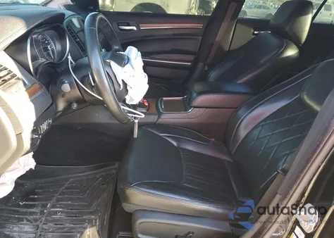 2019 Chrysler 300C z USA, uszkodzony, nr VIN 2C3CCAPT4KH601022